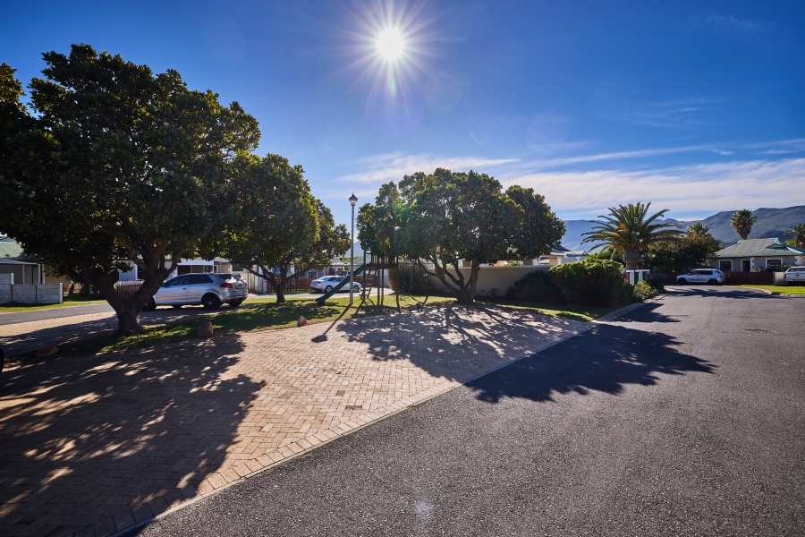3 Bedroom Property for Sale in Milkwood Park Western Cape